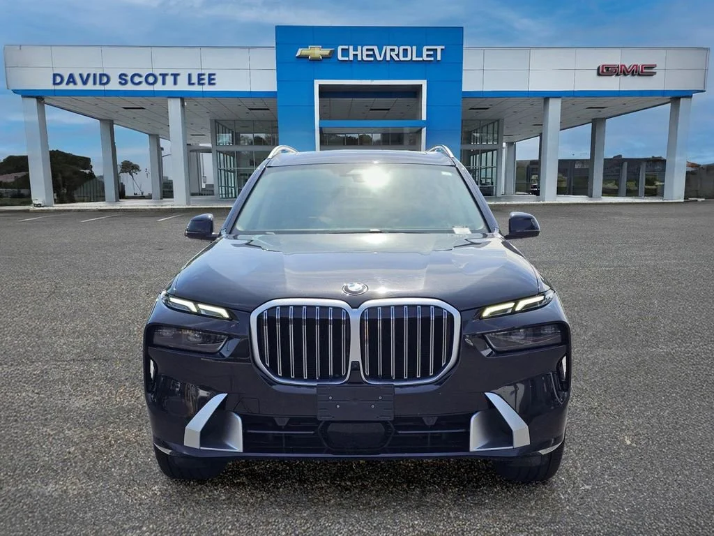 Used 2025 Blue BMW xDrive40i image 2