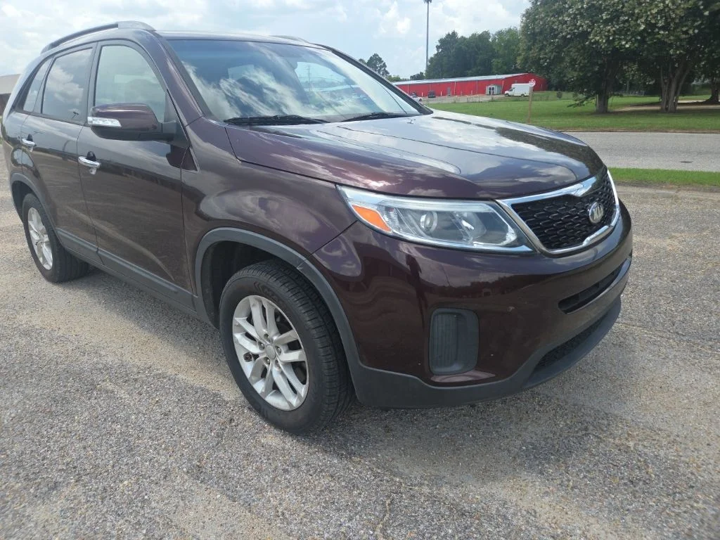 Used 2015 Red Kia LX image 17