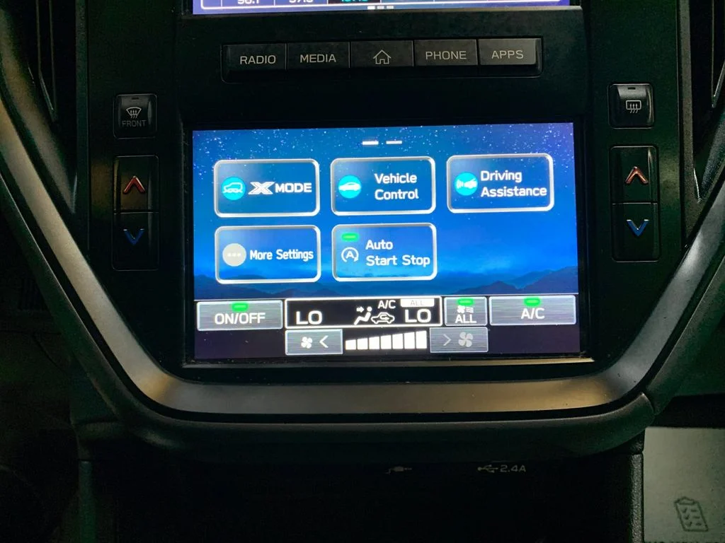 Used 2024 White Subaru Base image 23