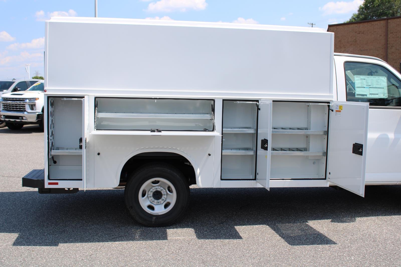 New 2025 Summit White GMC 1WT image 6