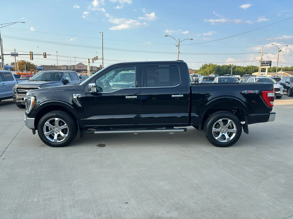 Used 2023 Agate Black Metallic Ford LARIAT image 8