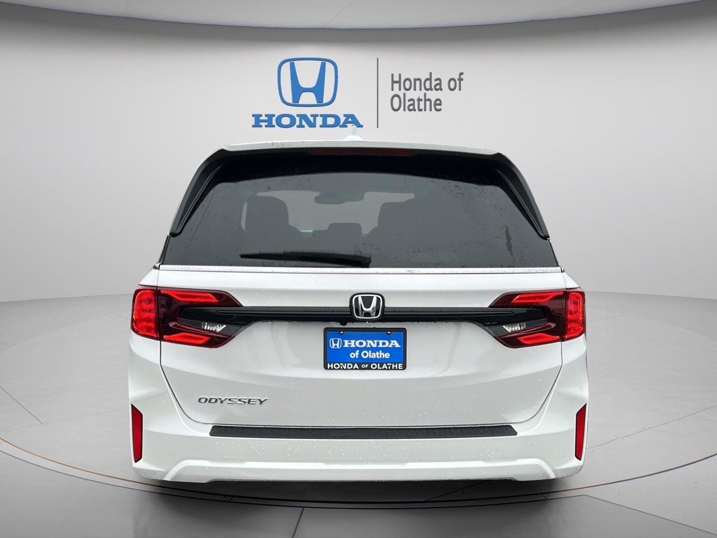 New 2027 Platinum White Pearl Honda EX-L image 4