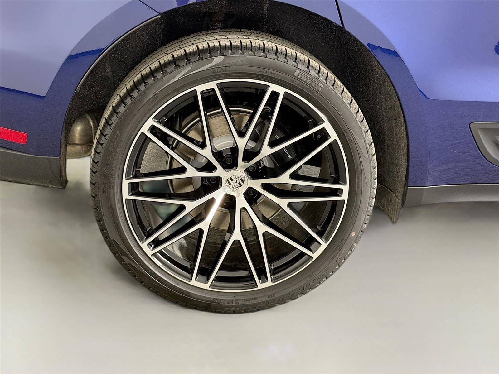 New 2026 Gentian Blue Metallic Porsche T image 12