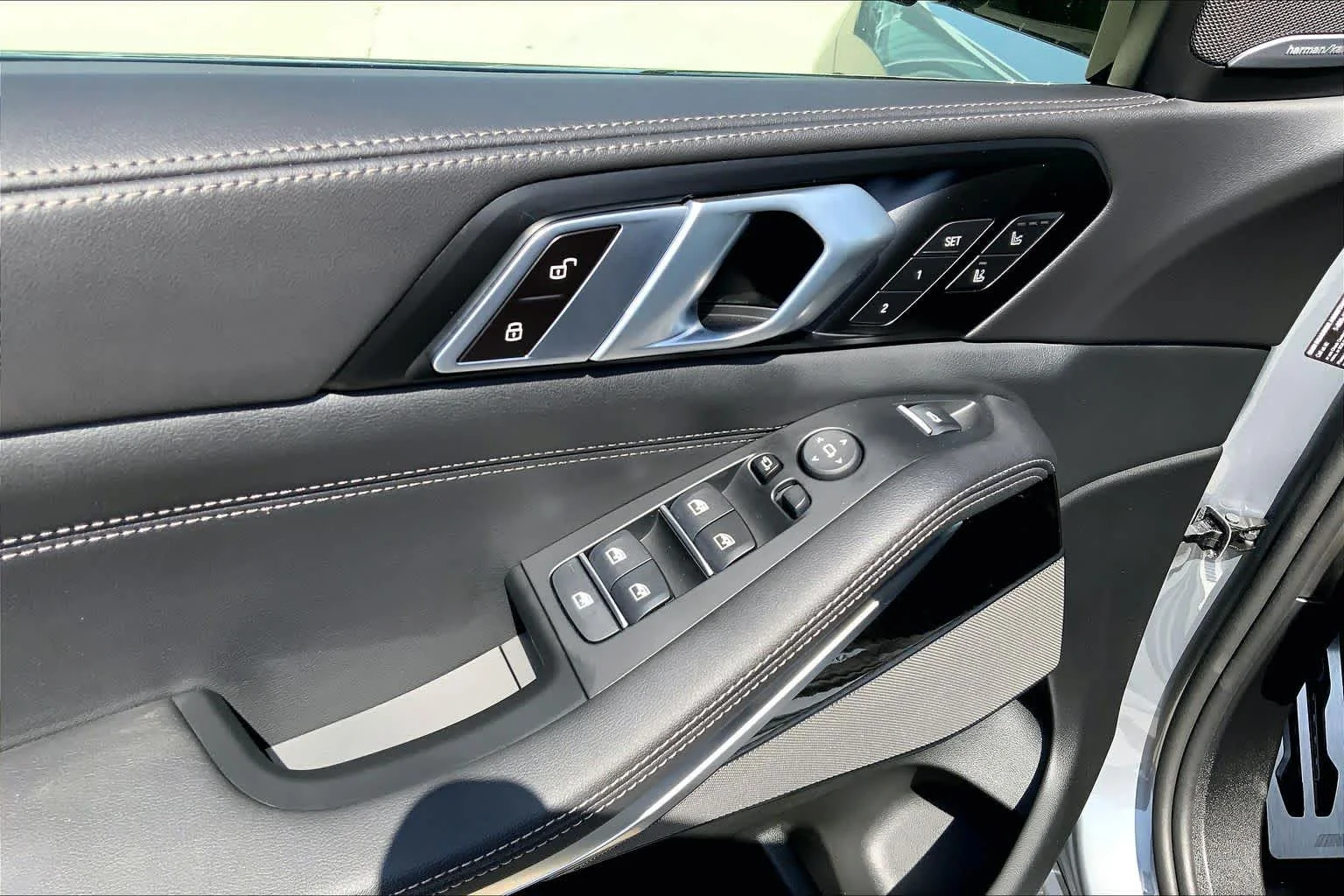 New 2026 Skyscraper Grey Metallic BMW M60i image 17