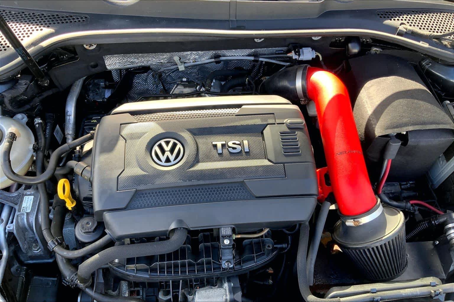 Used 2015 Carbon Steel Gray Metallic Volkswagen S image 31