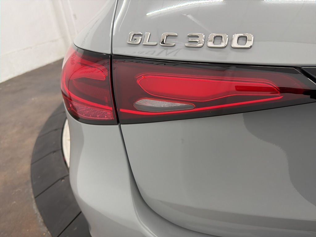 Used 2026 White Mercedes-Benz GLC 300 image 11