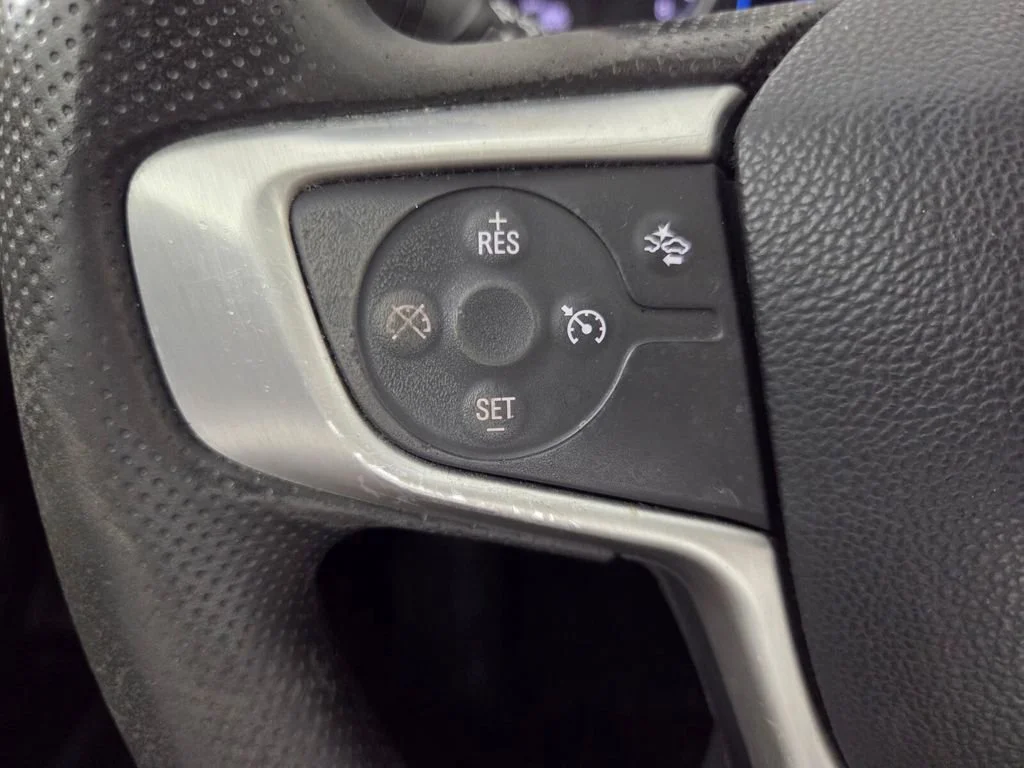 Used 2022 Summit White GMC SLE image 16
