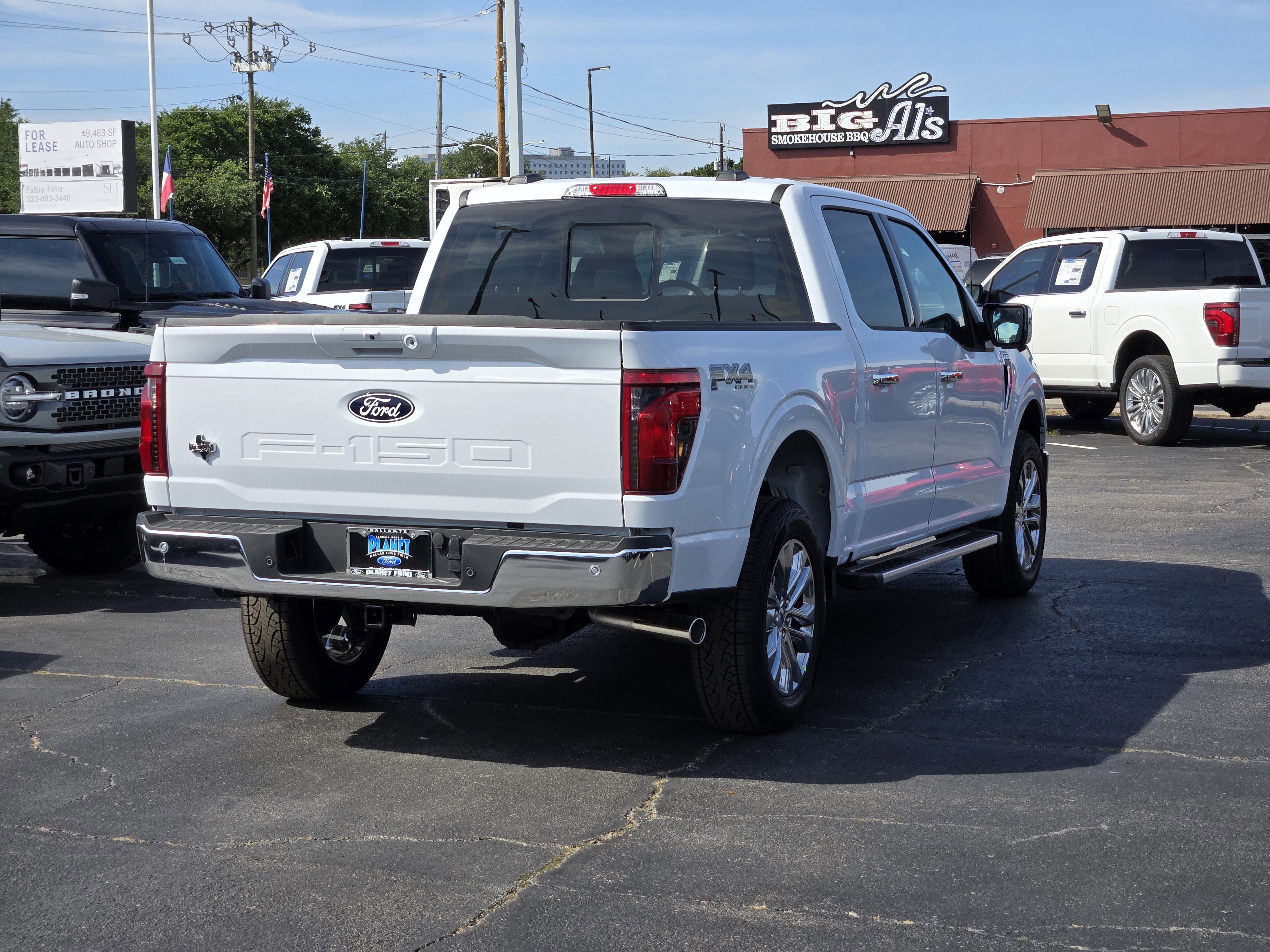 New 2026 Oxford White Ford XLT image 4
