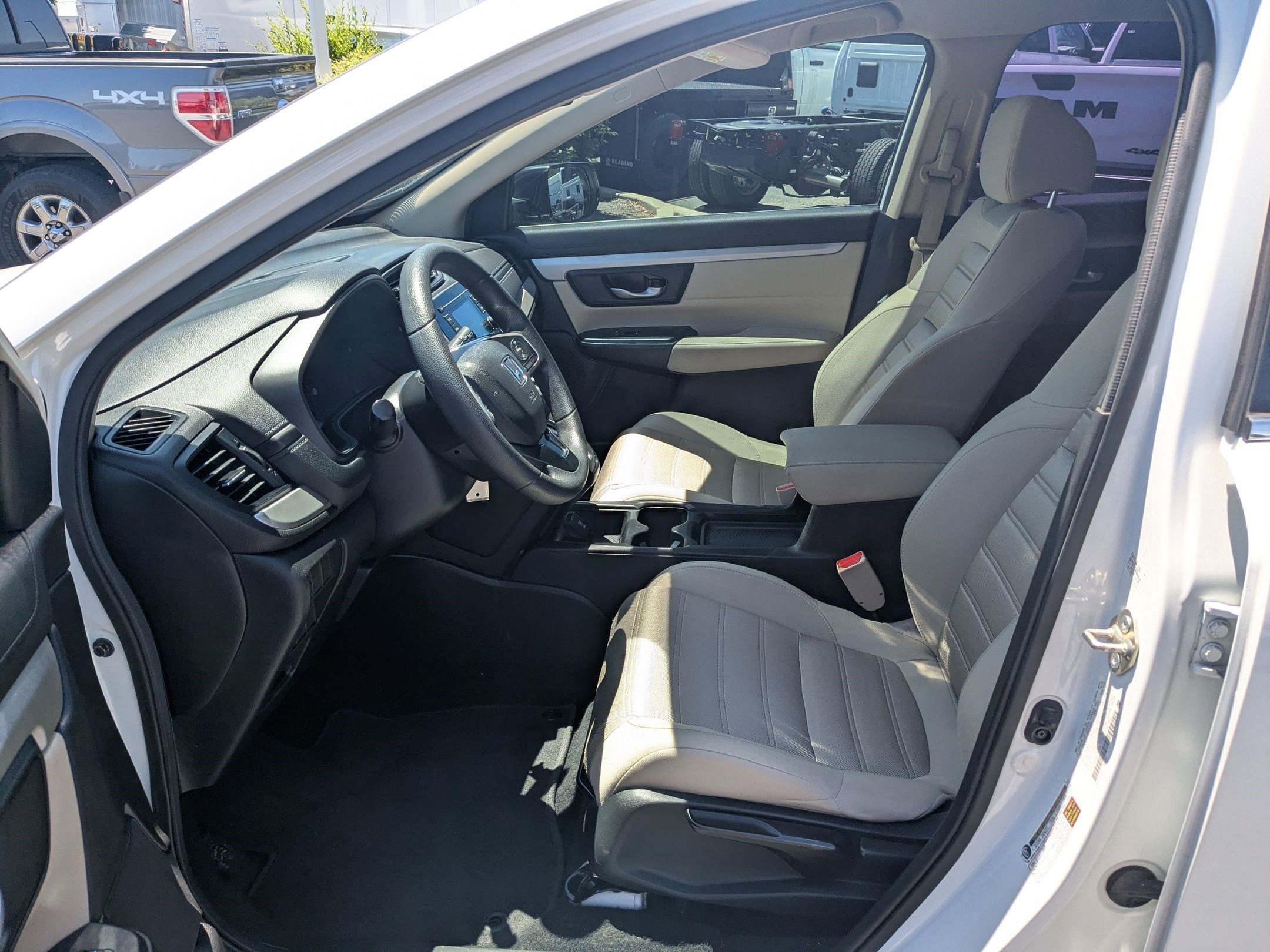 Used 2019 Platinum White Pearl Honda LX image 25