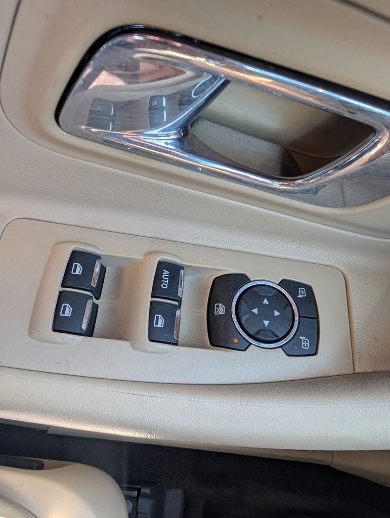 Used 2015 White Ford SEL image 29