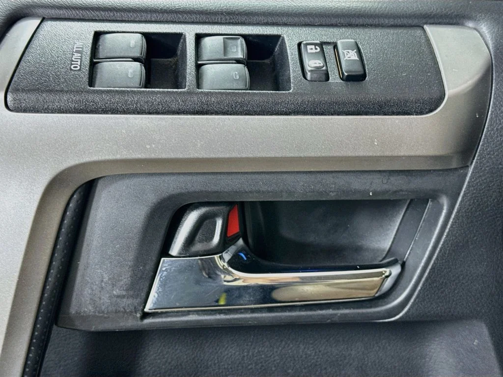 Used 2014 Blue Toyota Limited image 21