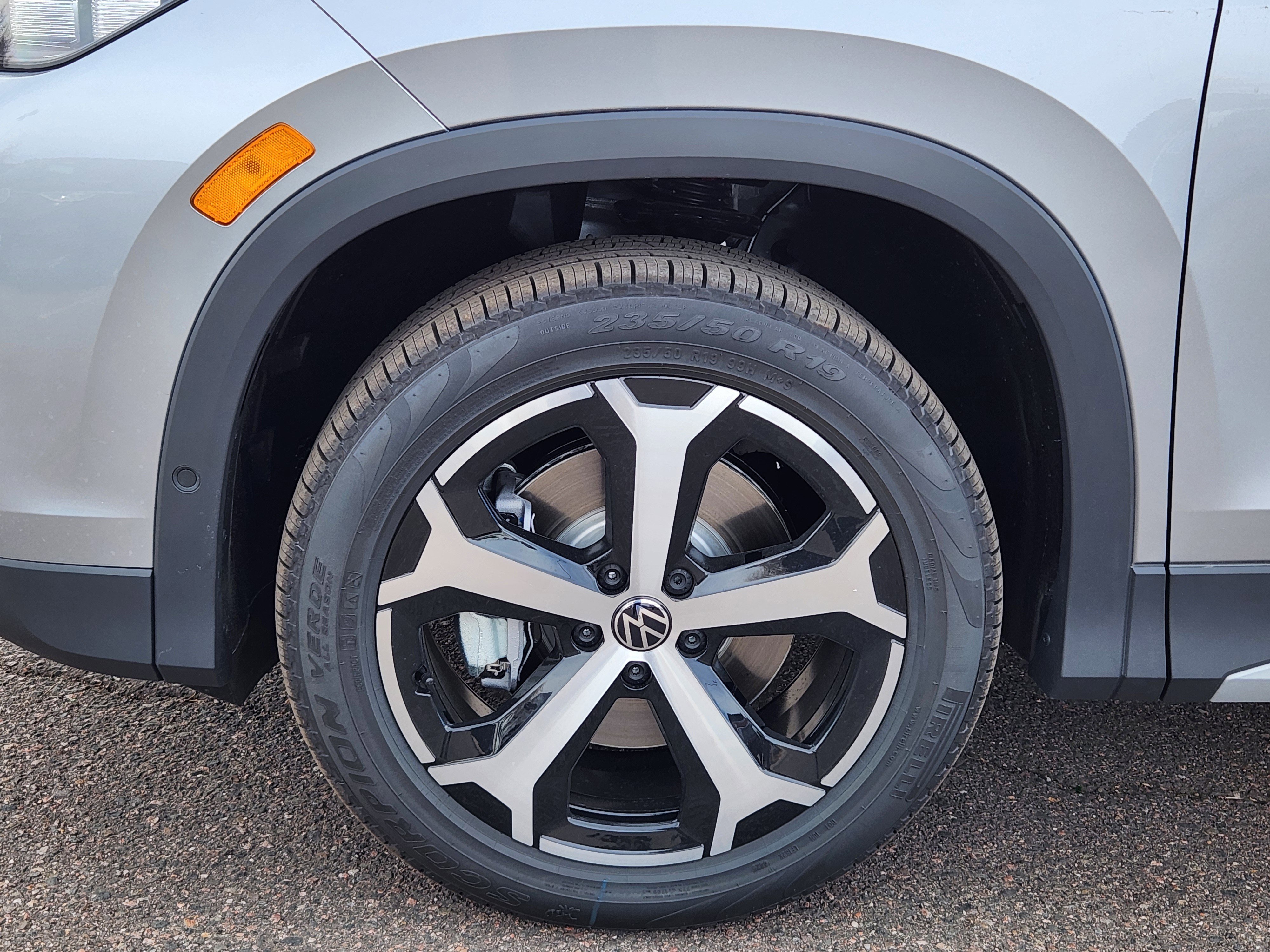 New 2026 Silver Volkswagen 2.0T SE image 15