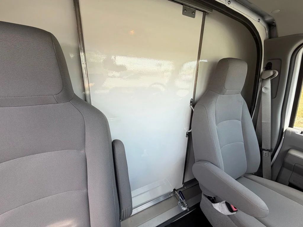 New 2026 Oxford White Ford E-350 SRW image 28