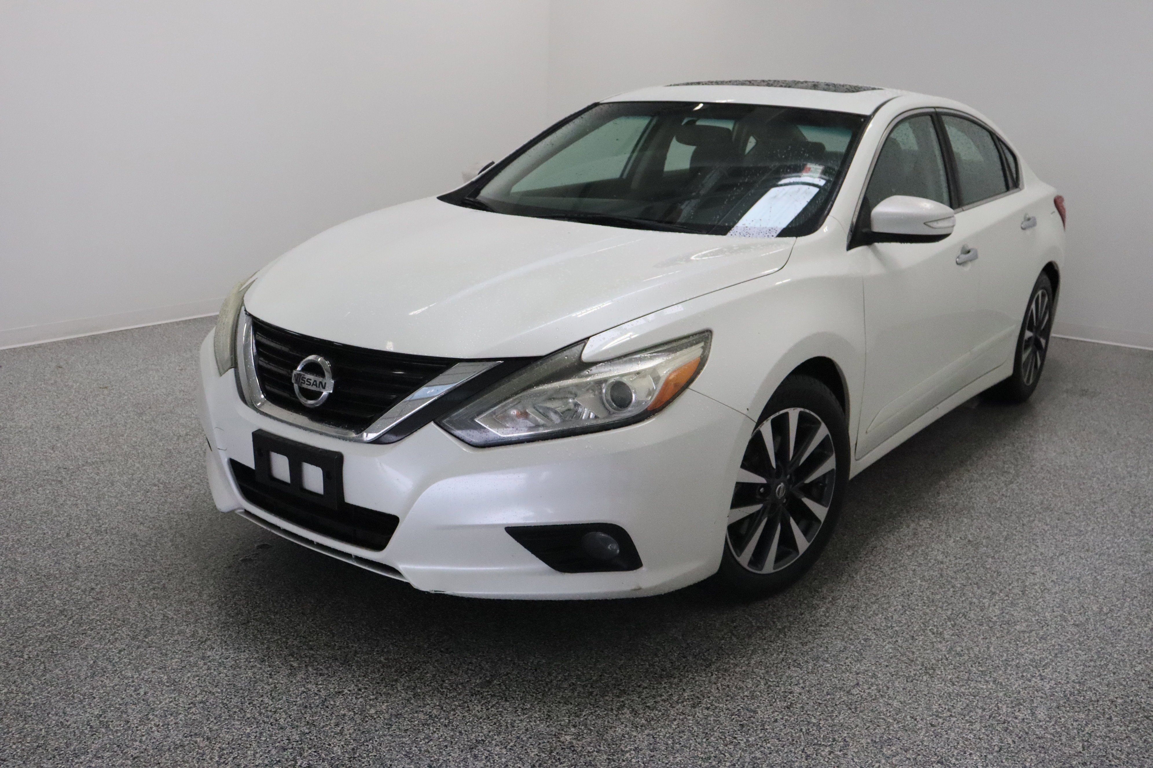 Used 2016 Nissan Altima SV with VIN 1N4AL3AP0GC267114 for sale in Spring, TX