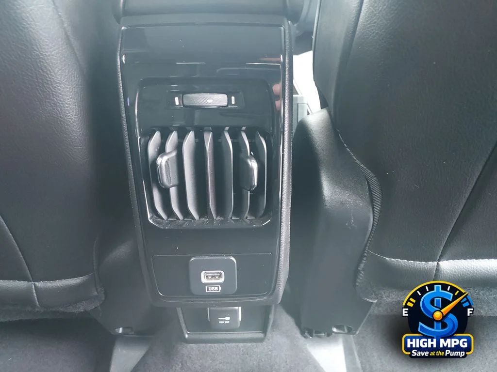 Used 2022 Gray Jeep Latitude Lux image 25