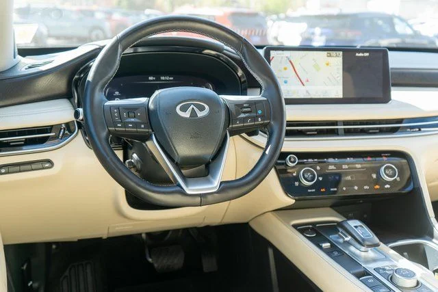 Used 2023 Red INFINITI Sensory image 17