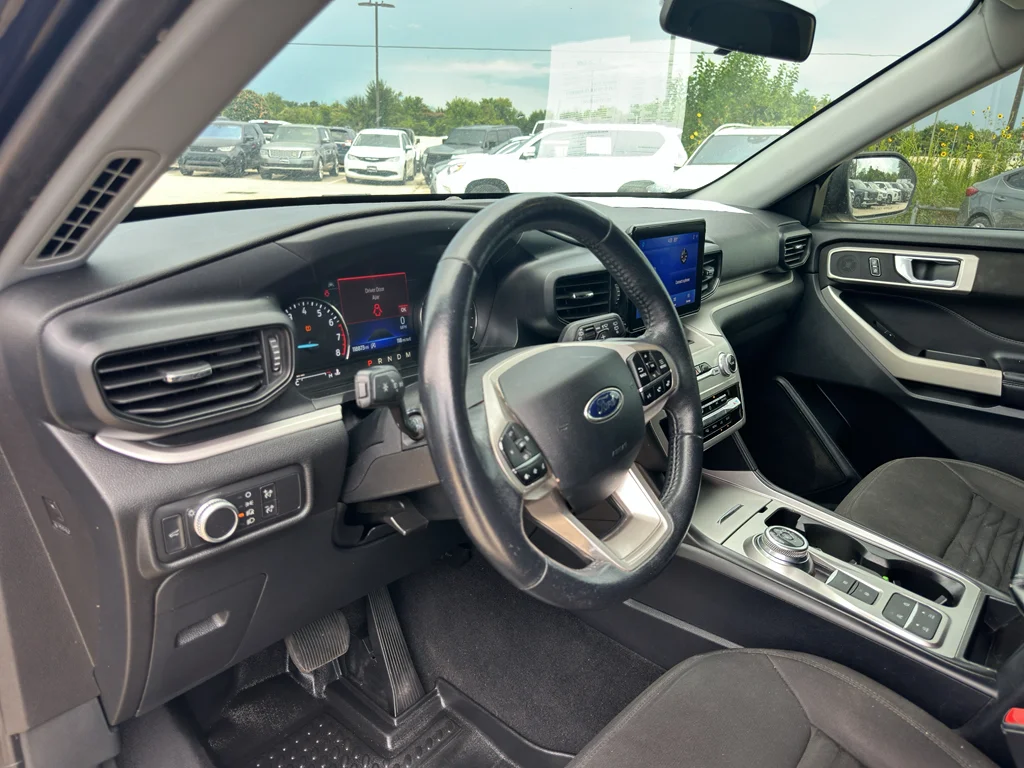 Used 2020 Agate Black Metallic Ford XLT image 31