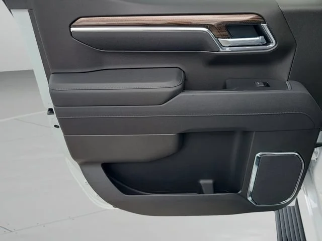 New 2026 Summit White Chevrolet LT Trail Boss image 15