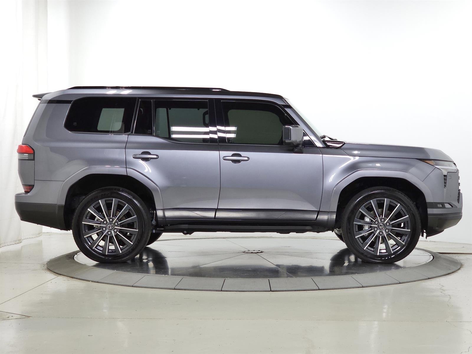 Certified Used 2025 Nebula Lexus LUXURY+ image 13
