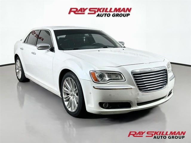 Used 2013 White Chrysler C image 1