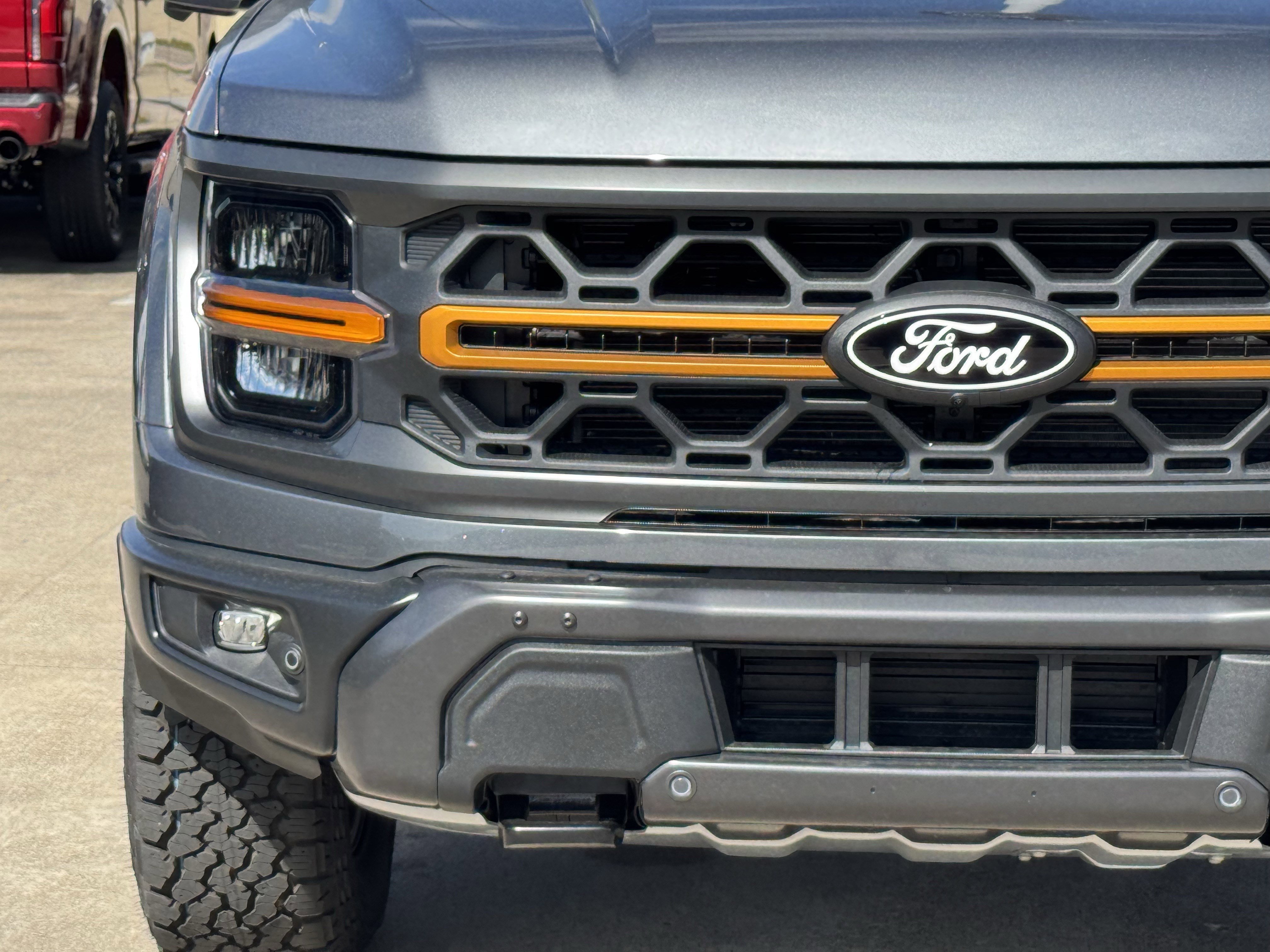 New 2026 Carbonized Gray Metallic Ford Tremor image 5