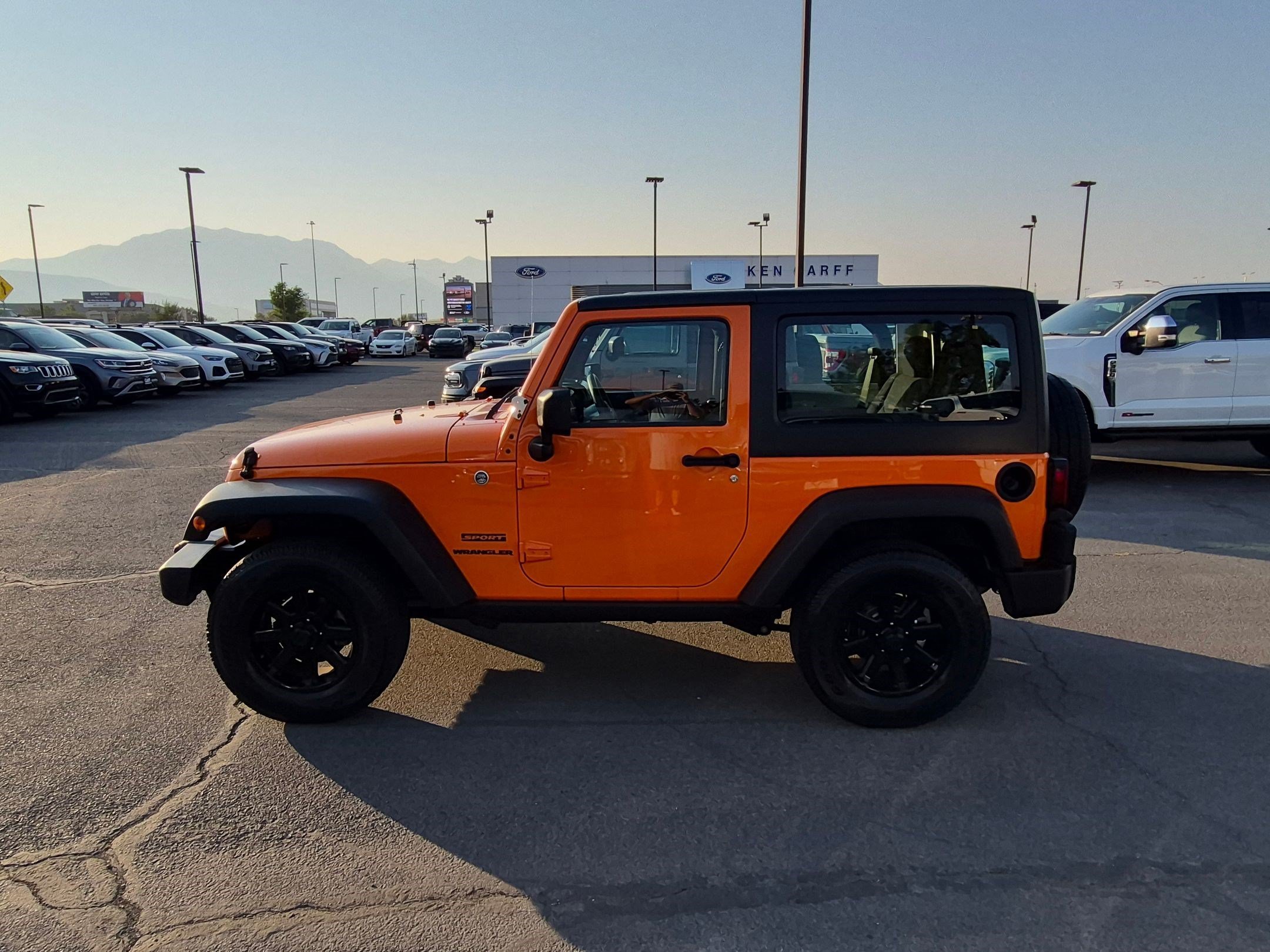 Used 2013 Crush Clearcoat Jeep Sport image 7