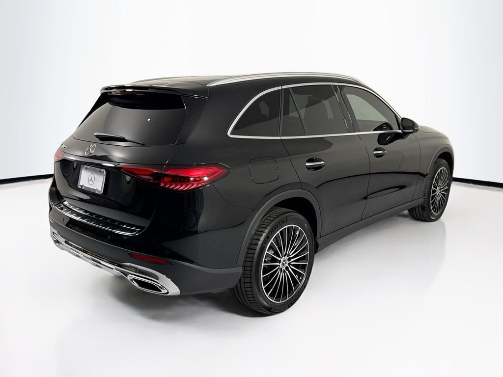 New 2027 Obsidian Black Metallic Mercedes-Benz GLC 300 image 5