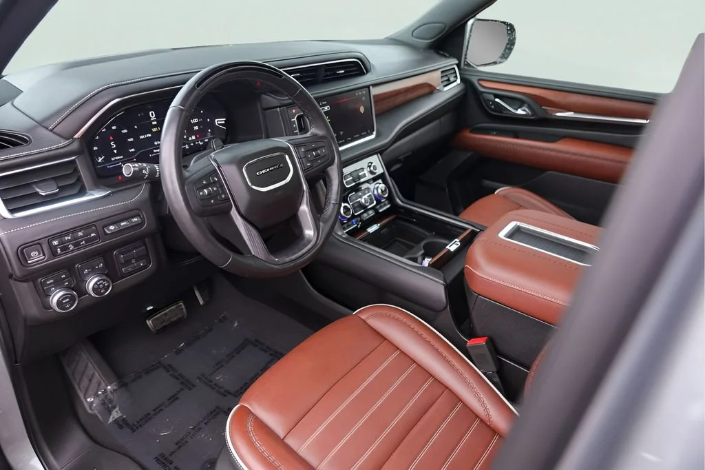 Used 2023 Sterling Metallic GMC Denali Ultimate image 12