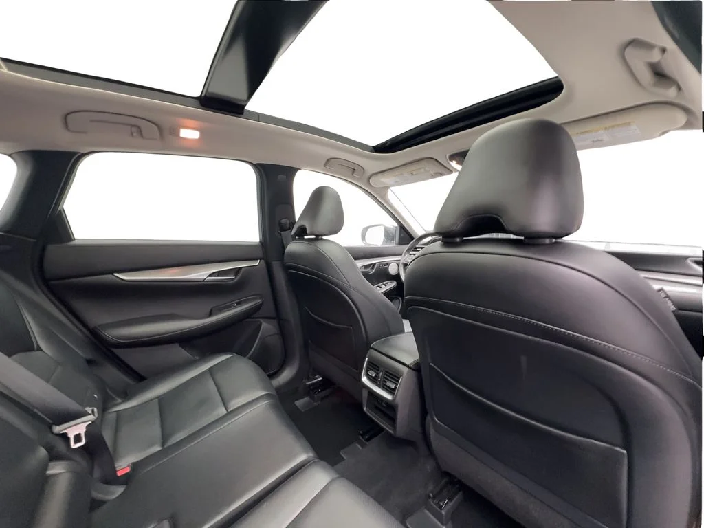 Used 2023 White INFINITI LUXE image 27