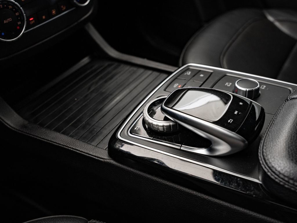 Used 2019 Black Mercedes-Benz GLE 43 AMG® image 38