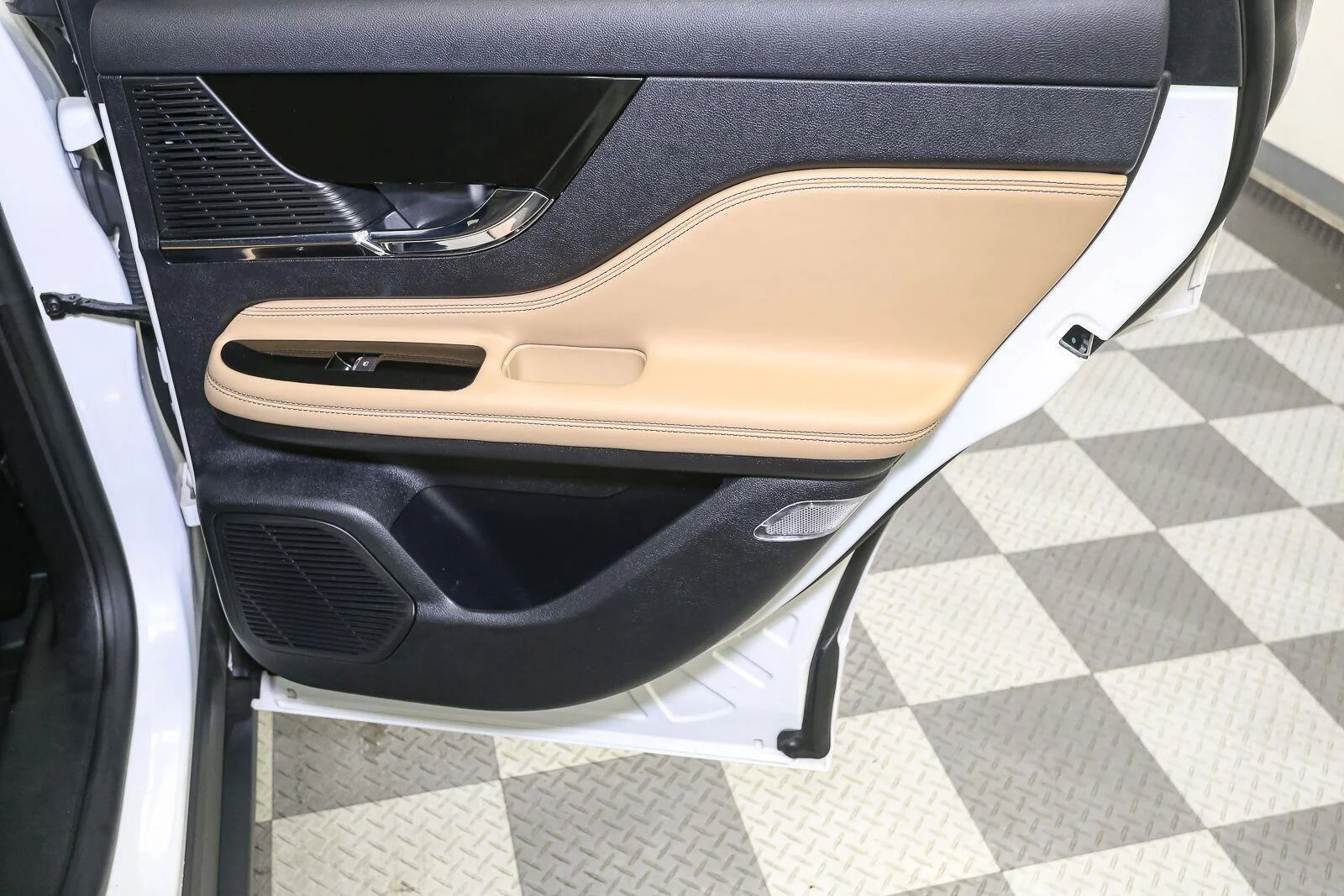 Used 2022 WH Lincoln Reserve image 23