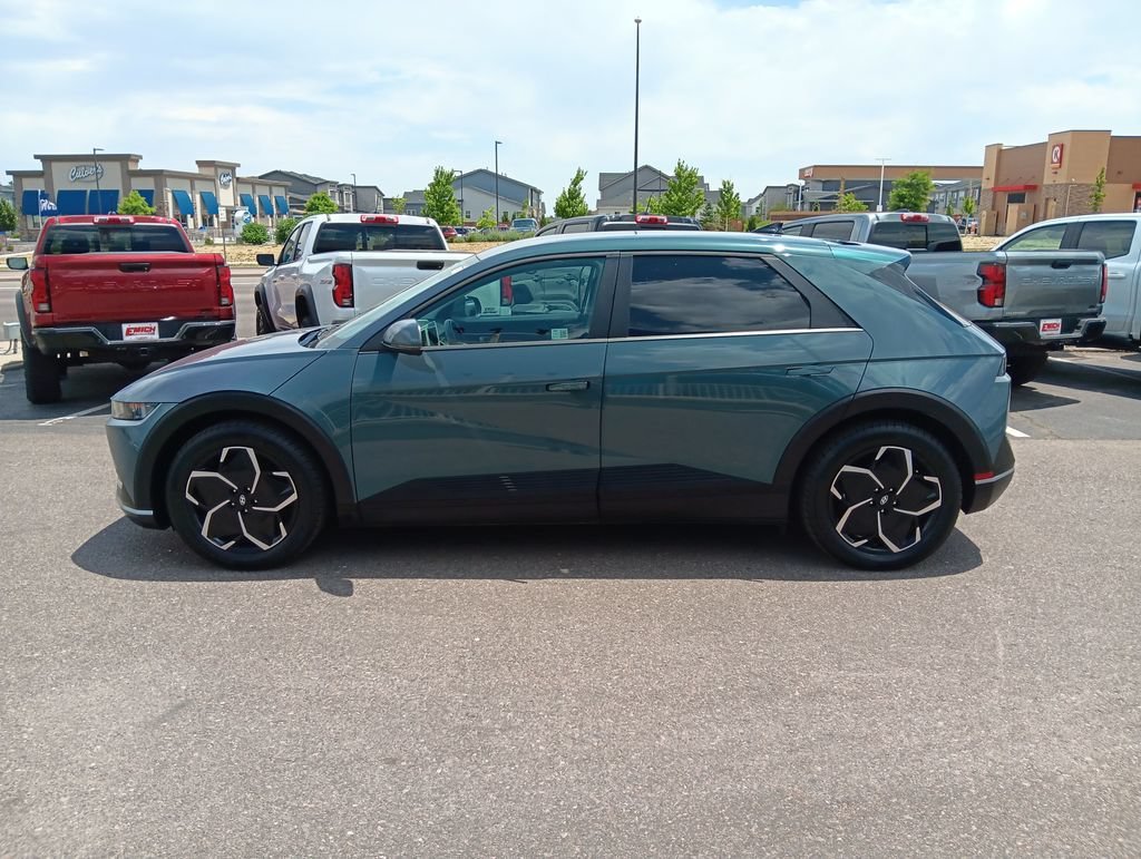 Used 2024 Digital Teal Hyundai SEL image 2