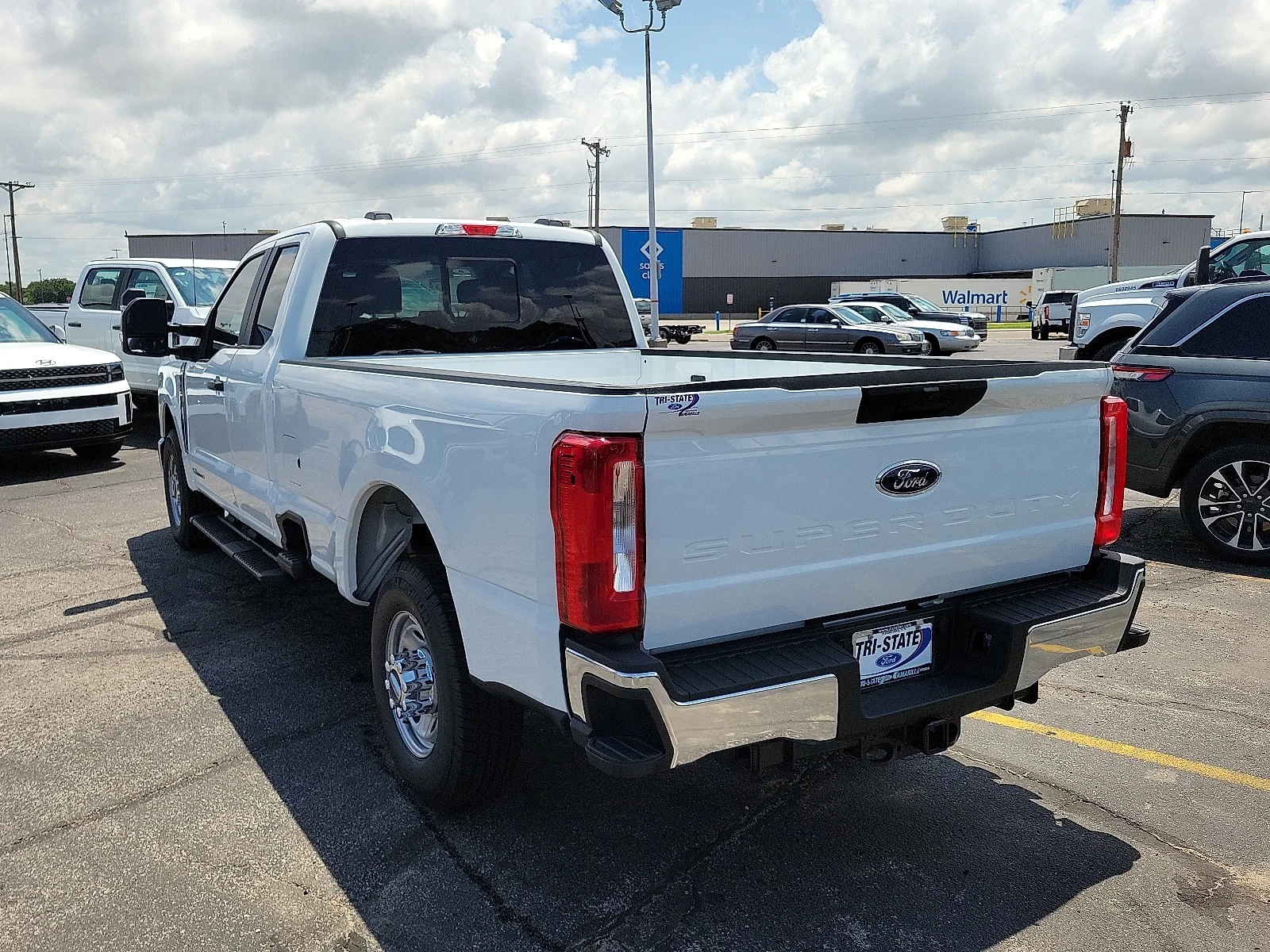 New 2025 Oxford White Ford F-250&reg; XL image 3