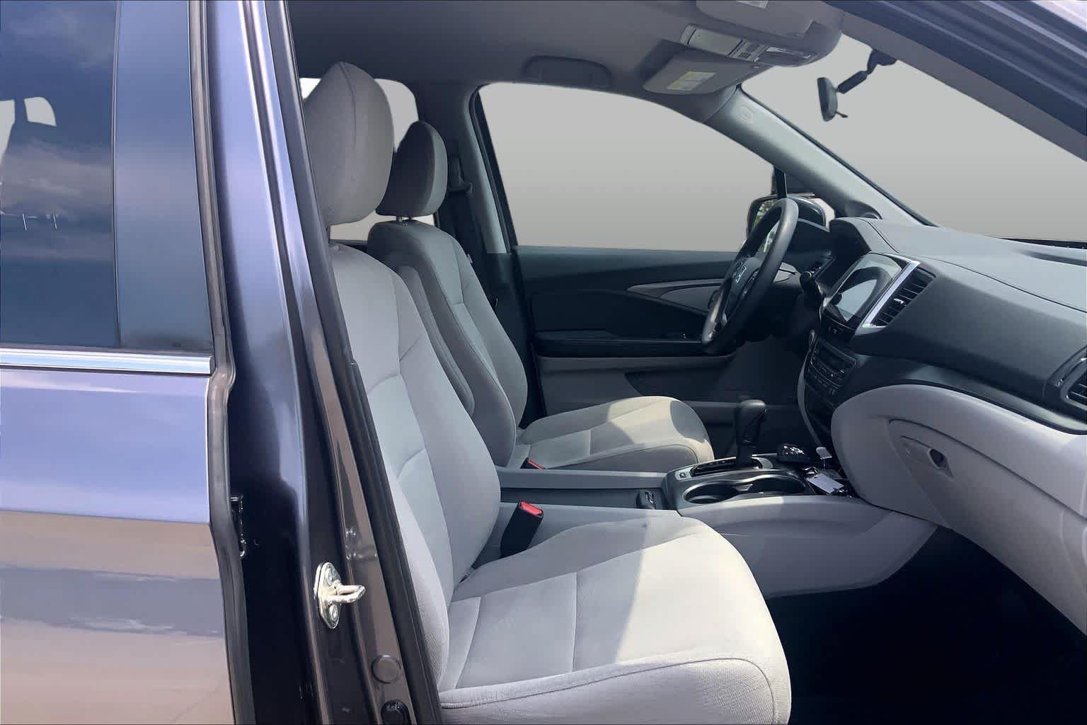 Used 2018 Modern Steel Metallic Honda EX image 9