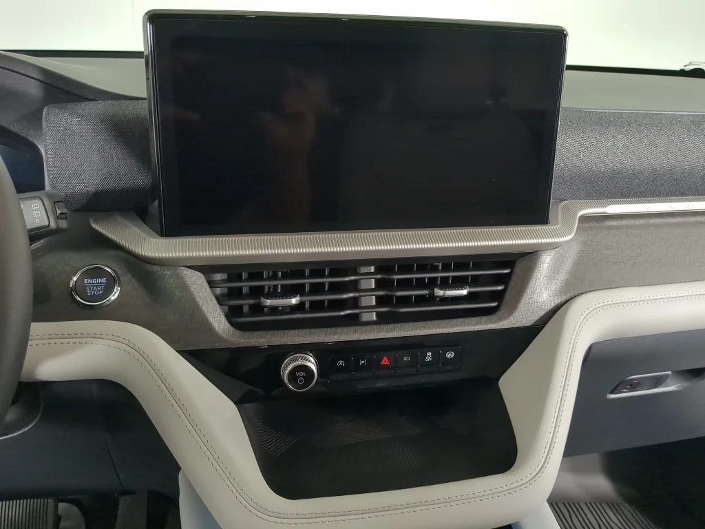 New 2026 Carbonized Gray Metallic Ford Platinum™ image 27