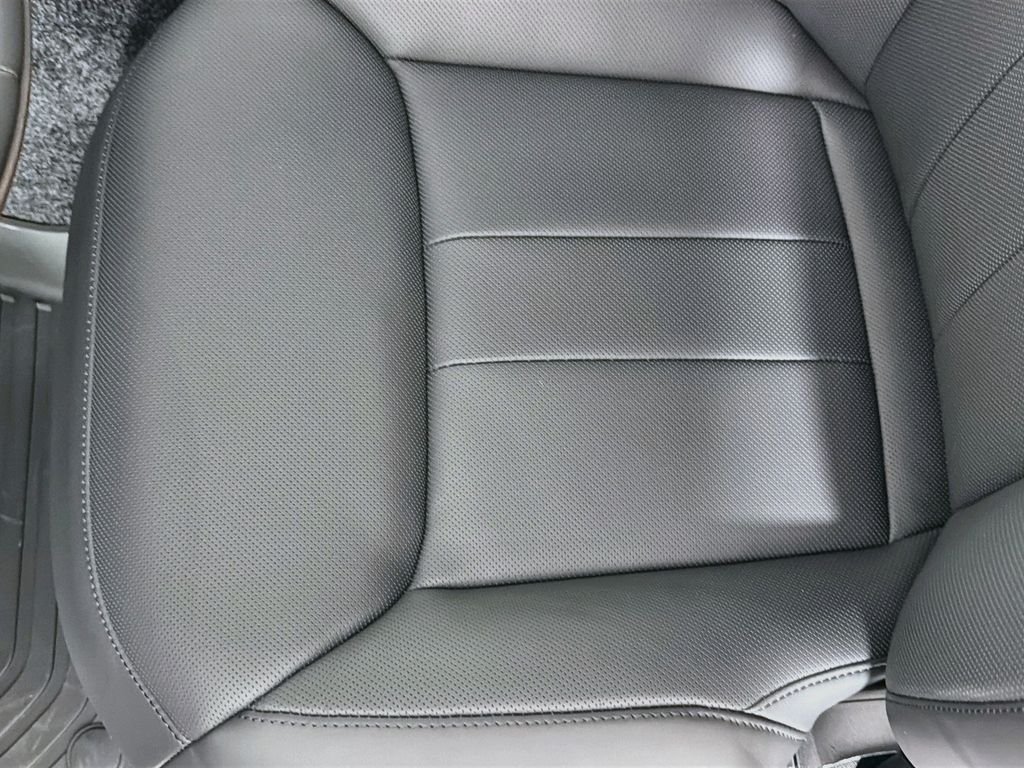 New 2026 Carpathian Grey Land Rover SE image 20