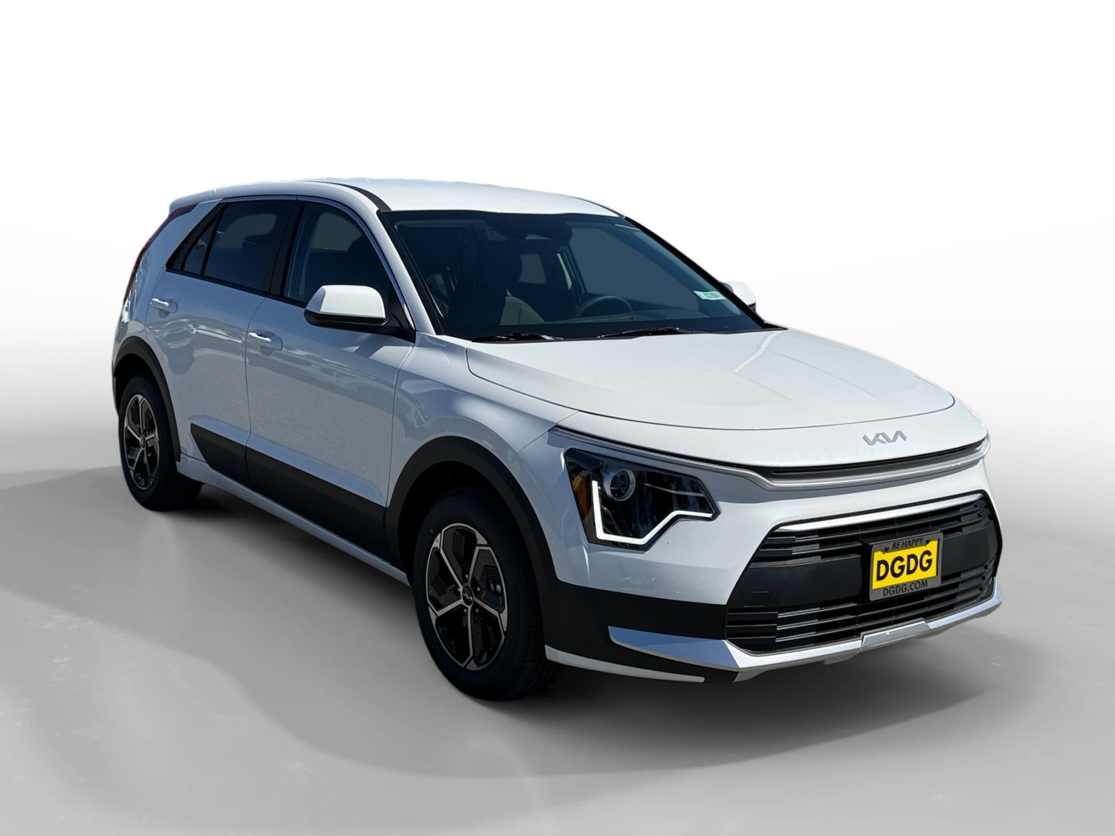 New 2026 Snow White Pearl Kia LX image 7