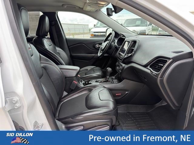 Used 2019 Bright White Clearcoat Jeep Trailhawk image 13