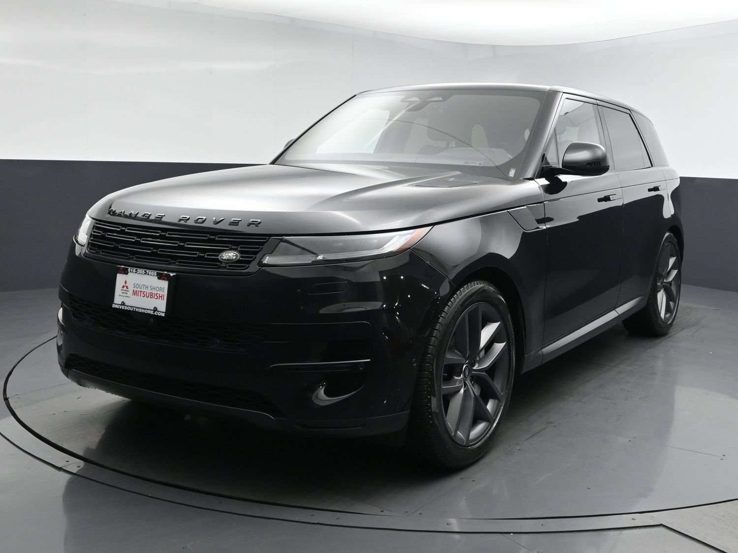 Used 2024 Black Land Rover SE image 21