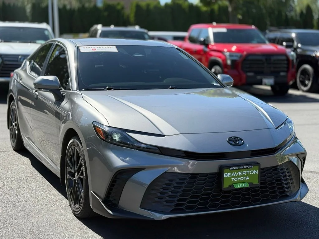 Certified Used 2025  Toyota SE image 7