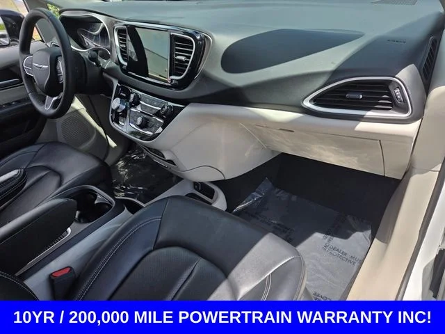 Used 2024 Bright White Clearcoat Chrysler Touring L image 18