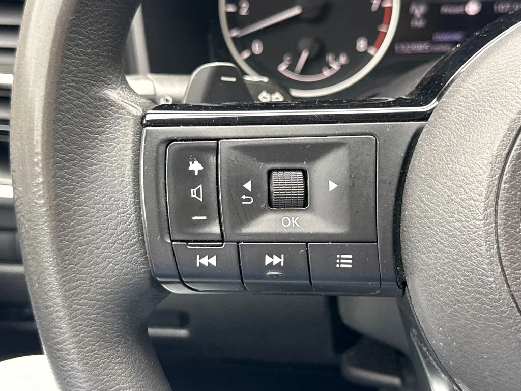 Used 2021 Super Black Nissan SV image 29