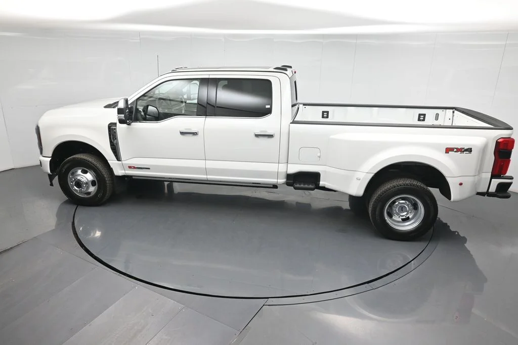 New 2026 White Ford Platinum image 40