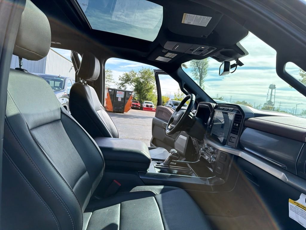 Used 2022 Black Ford Lariat image 24