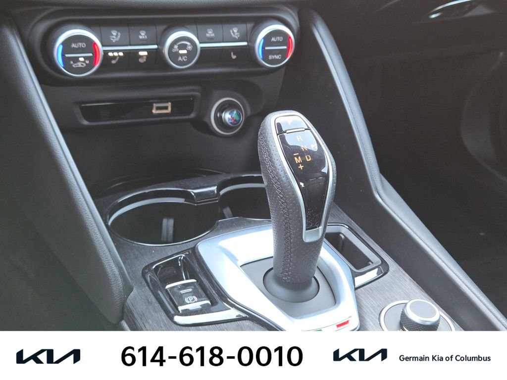 Used 2022 Red Alfa Romeo Sprint image 25