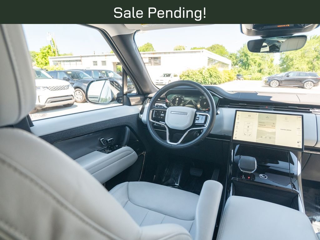 Used 2024 Green Land Rover SE image 19