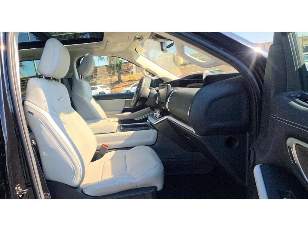 Used 2025 Agate Black Metallic Ford Platinum image 6