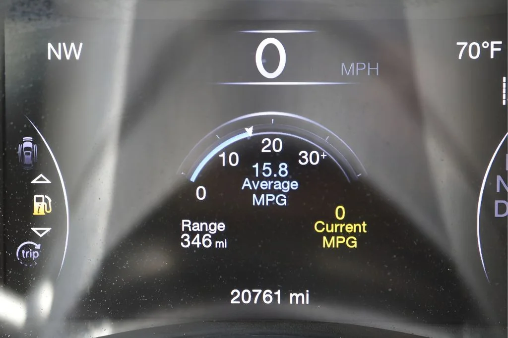 Used 2022 White Jeep Laredo X image 33