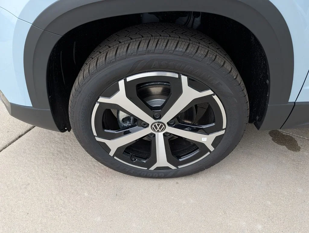 New 2026 Gray Volkswagen 1.5T SEL image 9