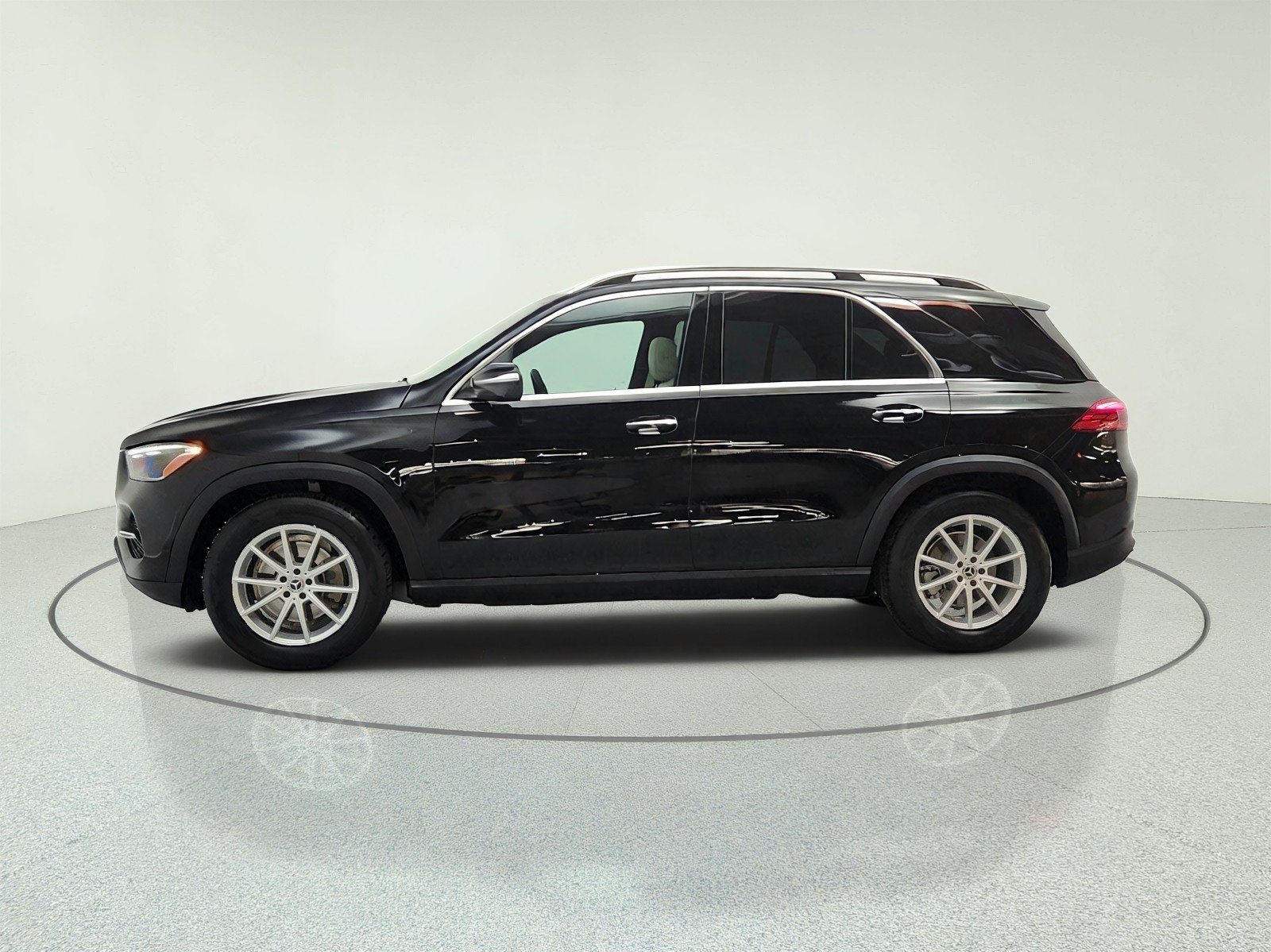 Used 2024 Black Mercedes-Benz GLE 350 image 8